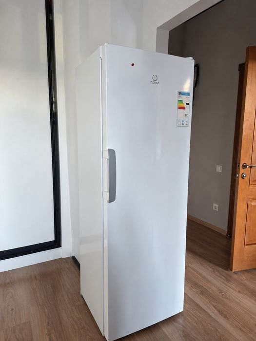 Морозильник от indesit