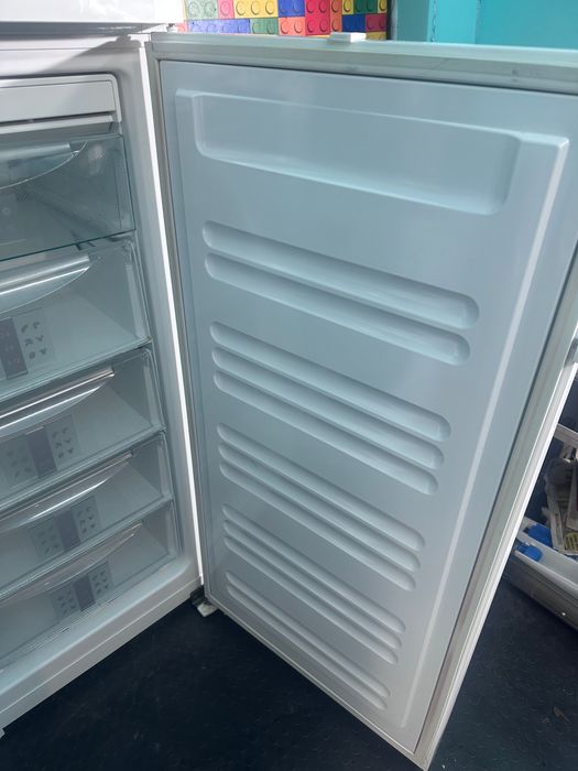 Вертикален фризер Liebherr/125.5/60/60