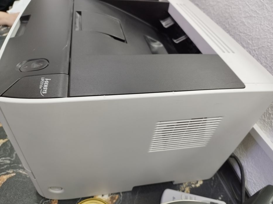 Printer sotiladi Canon sigatli akuratno ishlatilingan