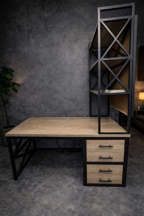 Компьютерный стол с полками, металлический каркас