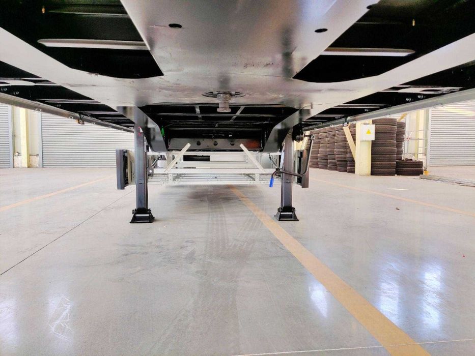 Продам полуприцеп с бортовой шторкой 13,75м.