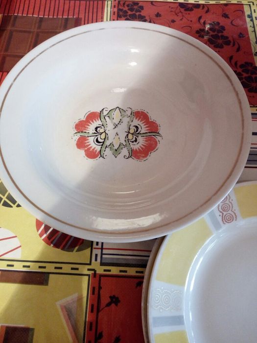 Тарелки, блюда, б/у