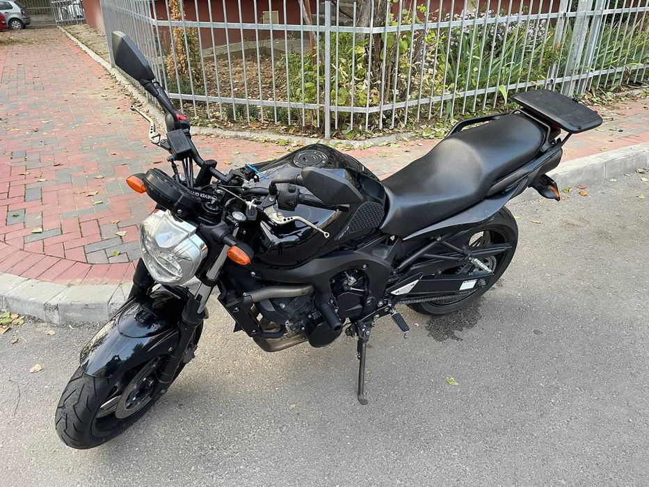 Yamaha FZ6 naked Black Edition
