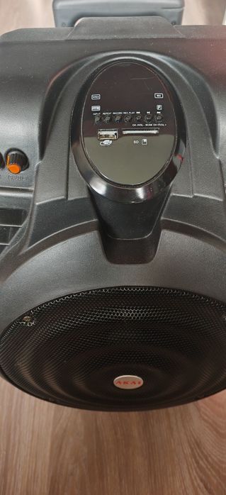 Безжична преносима тонколона Akai