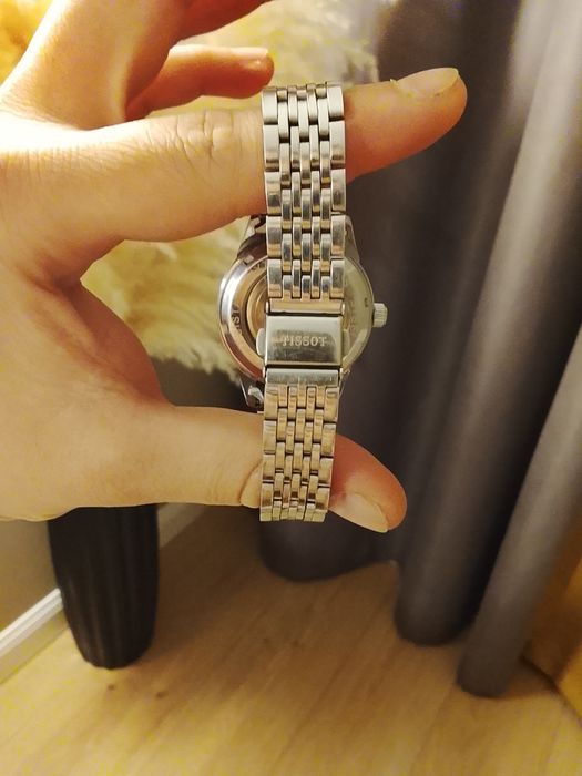 Часы TISSOT продам срочно