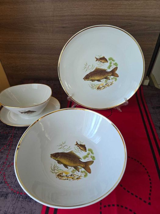 Порцеланов комплект плато, купа и сосиера