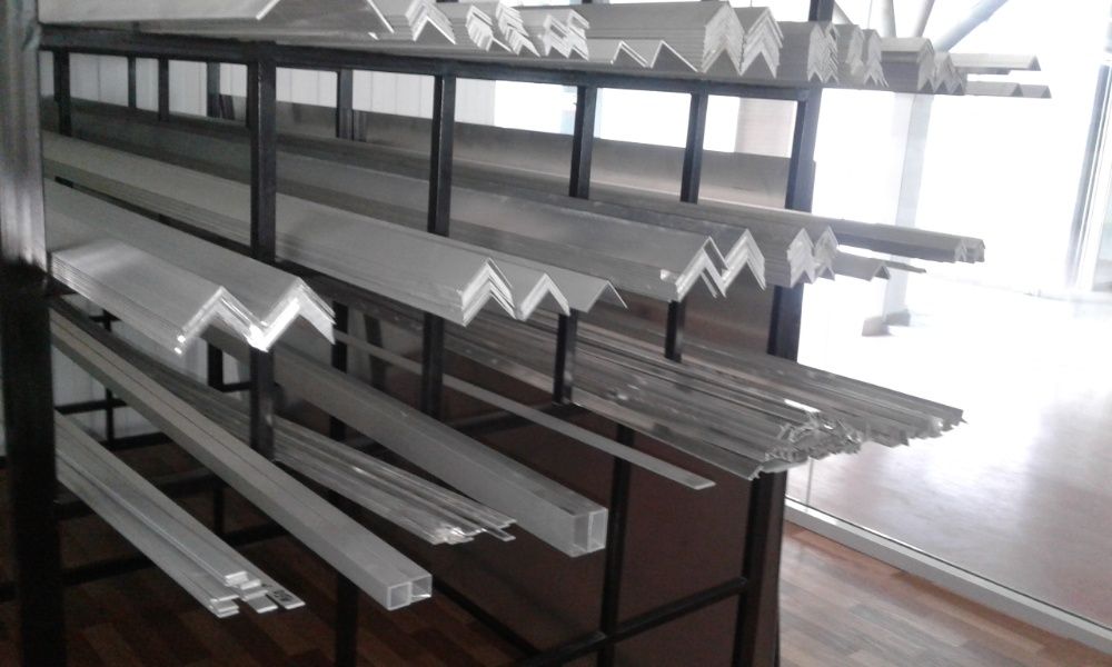 алюминиевый уголок