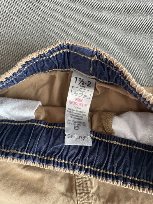 Тениска Levis и къси панталонки George 92