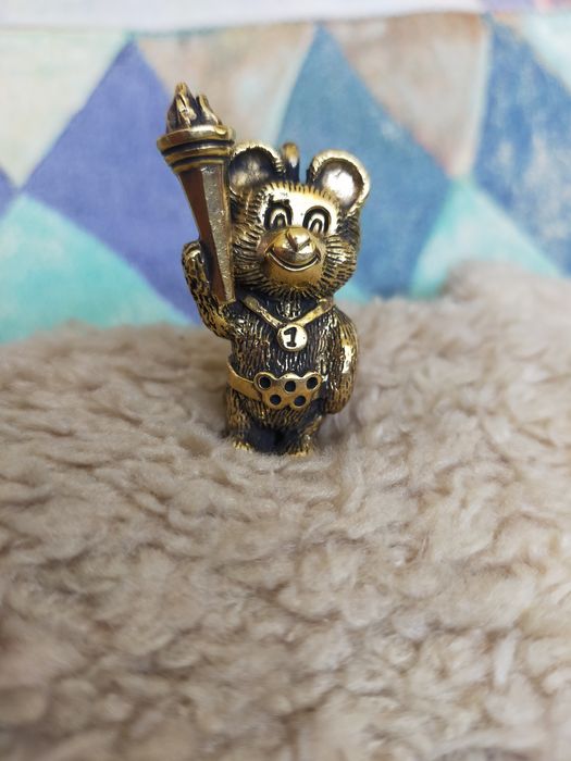 Продам Олимпийских Мишек-80.