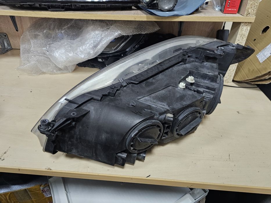 Десен фар Mercedes W221 Xenon десен фар мерцедес 221
