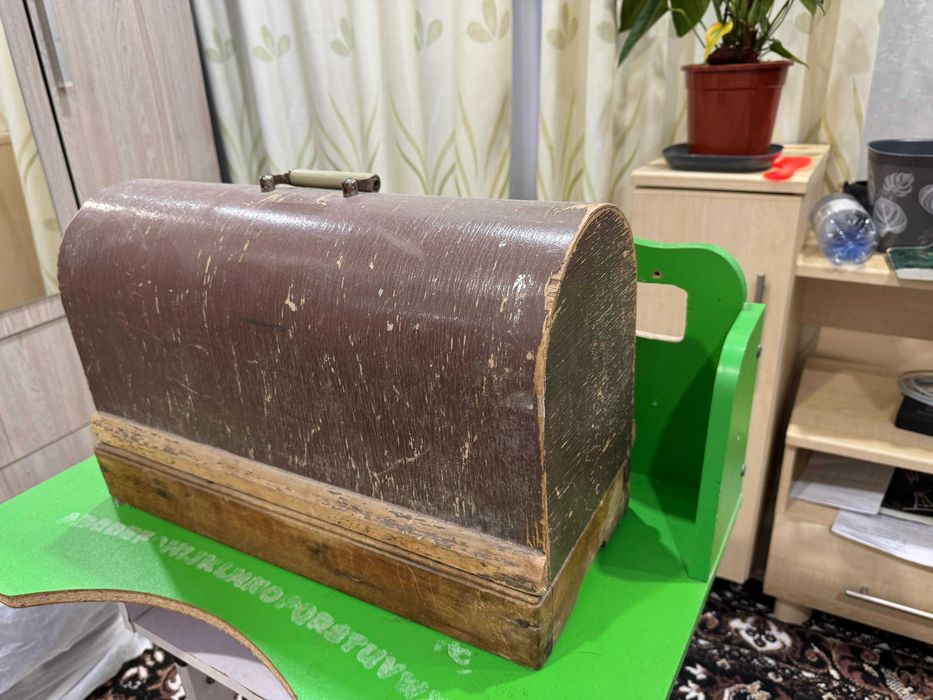 Продается швейная машина б/у