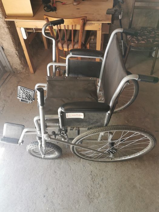 Продам инвалидную коляску
