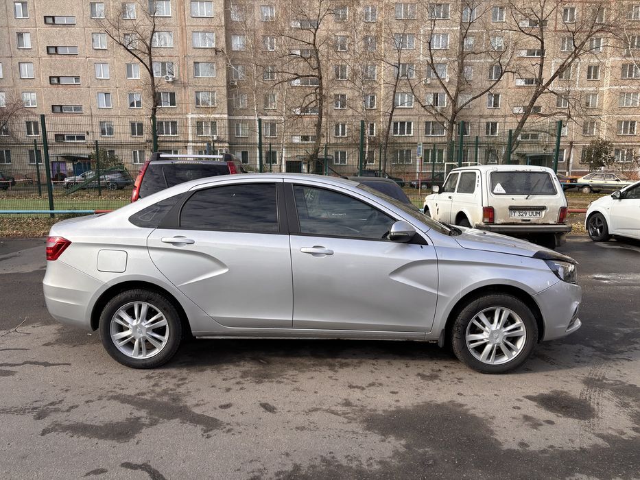 Лада Веста продам