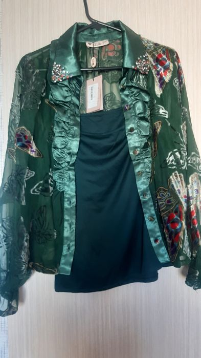 Женская одежда. Тройка