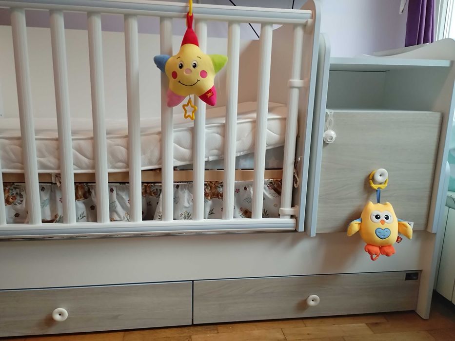 Бебешко легло с люлка, с включена антирефлуксна  възглавница