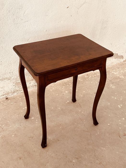 Винтидж дамско писалище / помощна масичка Louis XV с чекмедже