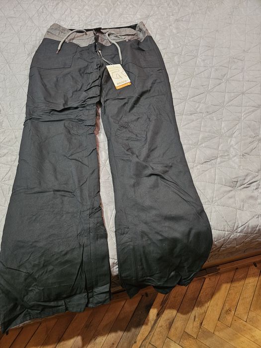 Дамско ски яке и ски панталон