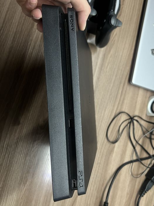 Sony Playstation 4 + 6 игр с гарантией