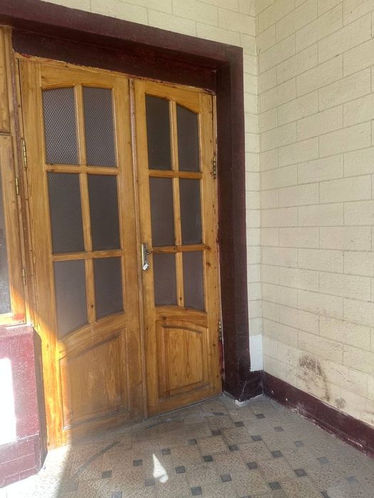 Ром ва эшиклар б/у. Эшиклар сони 8 та