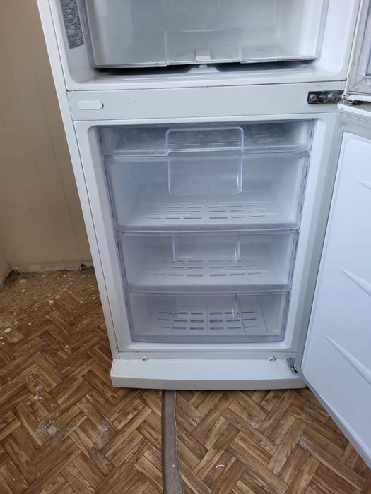 Продаю холодильник
