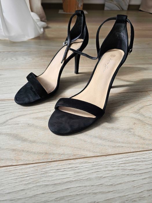 Sandale negre piele intoarsă