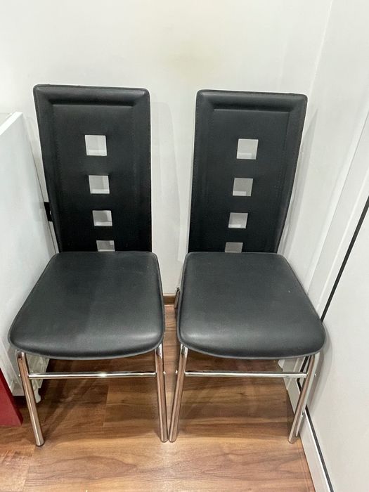 Комплект кухненска маса с два стола