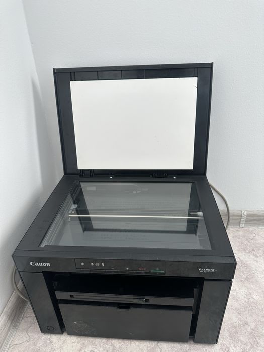 Продаю принтер canon MF3010