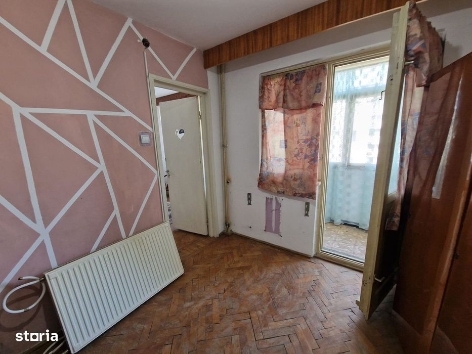 Apartament 2 camere etaj 3 zona Tic-Tac