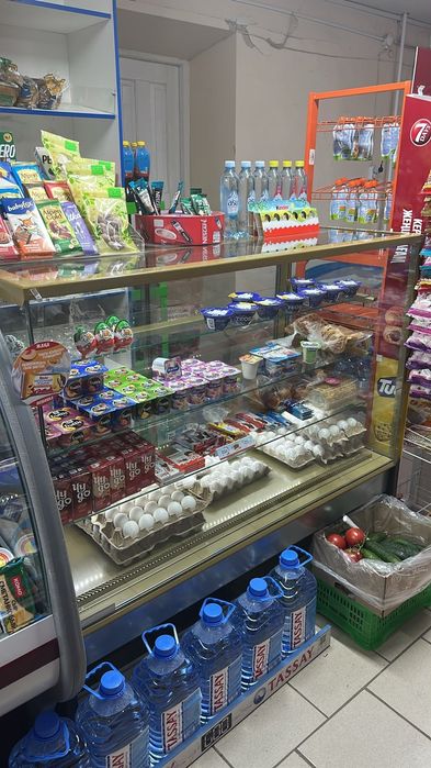 Продам витринный холодильник