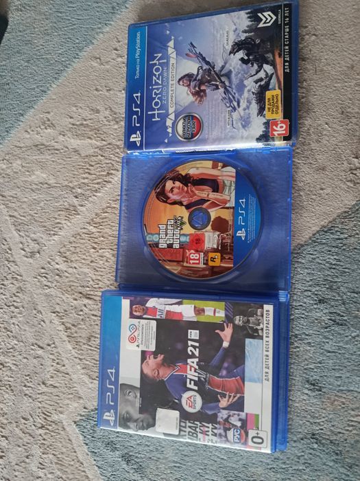 Продам ps 4 slim в хорошем состоянии