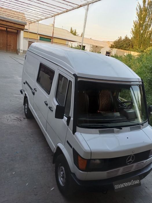 Mercedes-D208 yuk