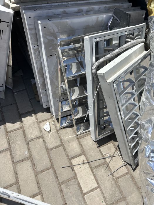 Светильники освещения