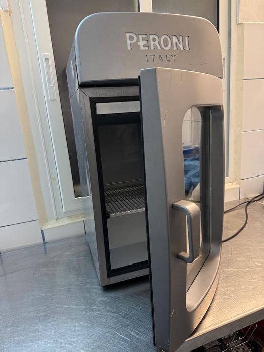 Vand mini frigider Peroni,