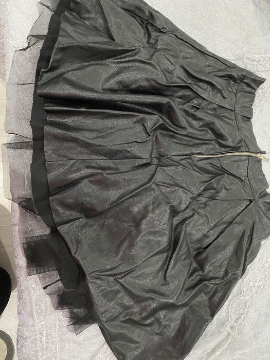 Кожена пола