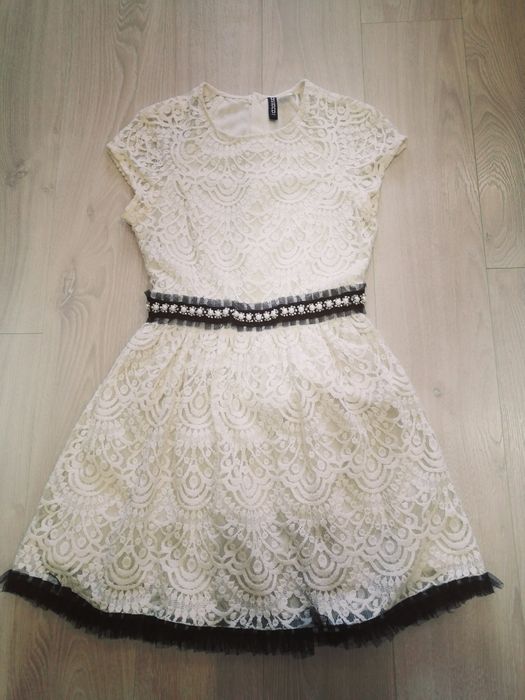 Vând rochii drăguțe!
