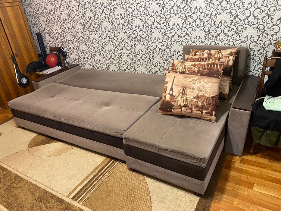 Диван угловой б/у