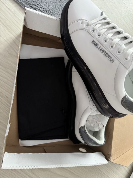 Sneakers Karl Lagerfeld - 800 lei