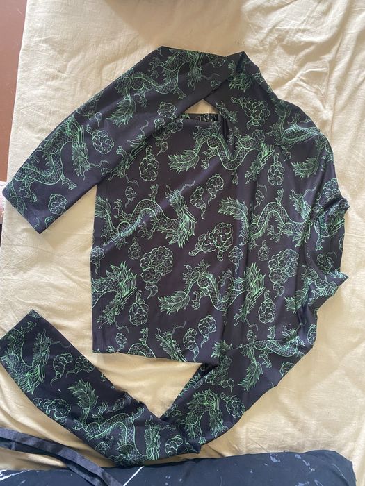 Много сладка модерна блуза носена е 2/3 пъти  размер S