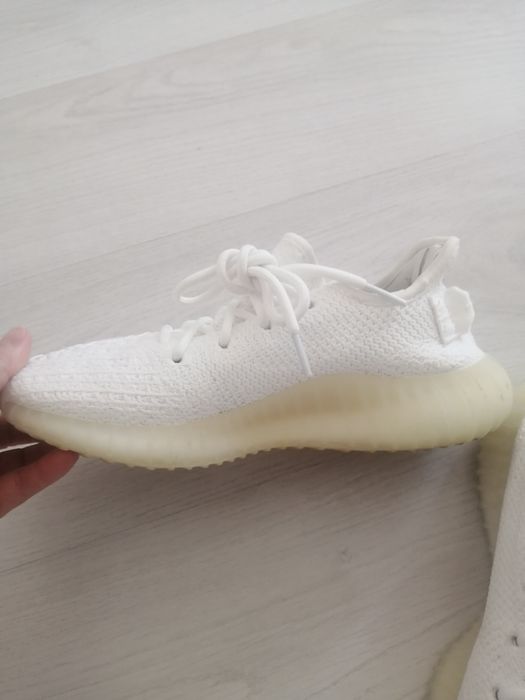 Продаются кроссовки Adidas yeezy