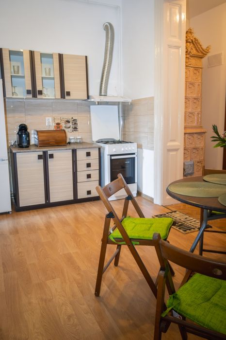 Proprietar, inchiriez apartament 2 camere, decomandat, Centru- Teatrul Dramatic