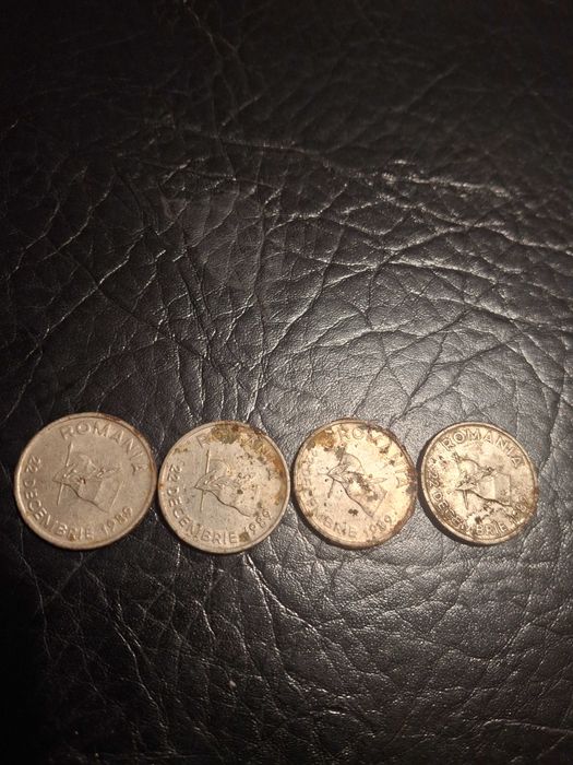 Vînd monede vechi