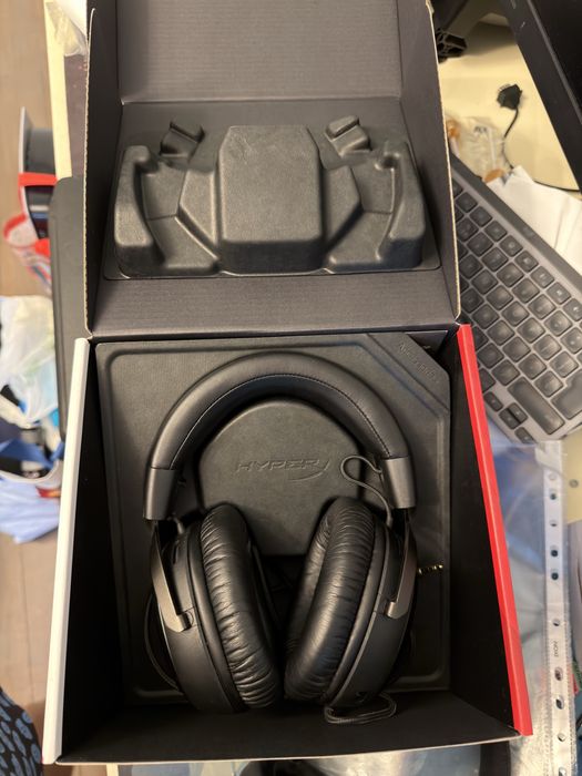 Casti HyperX Cloud 3 impecabile