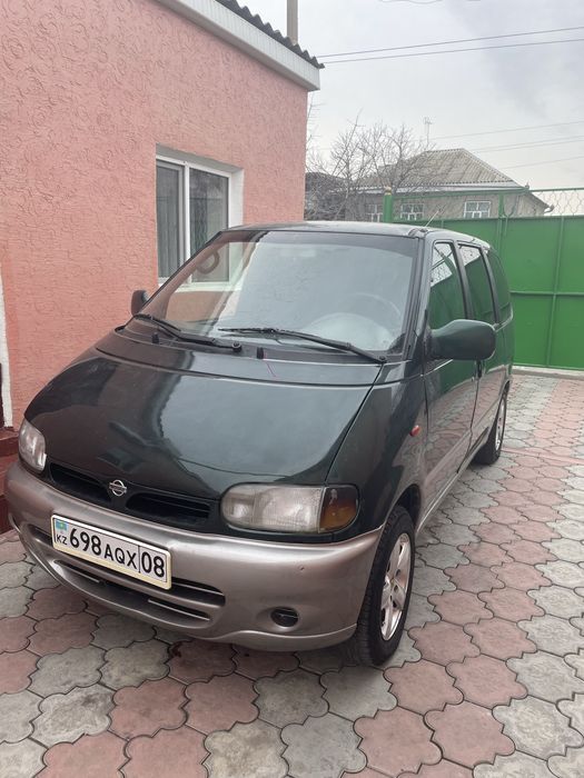 Продам Ниссан серену