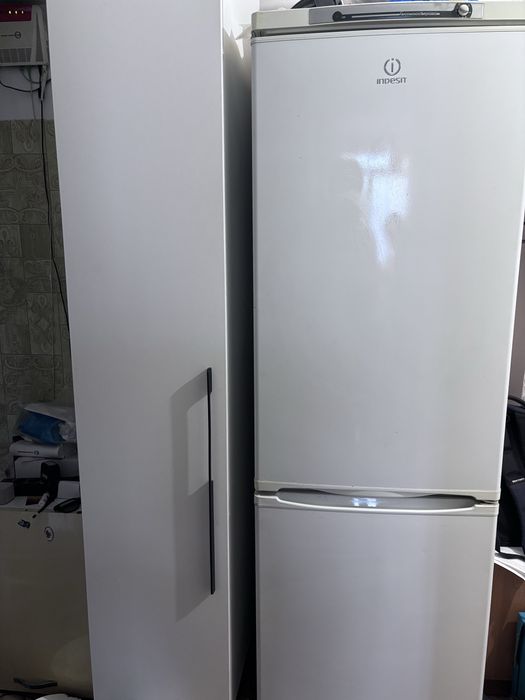 Холодильник indesit