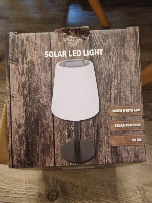 Lampă de masă solară