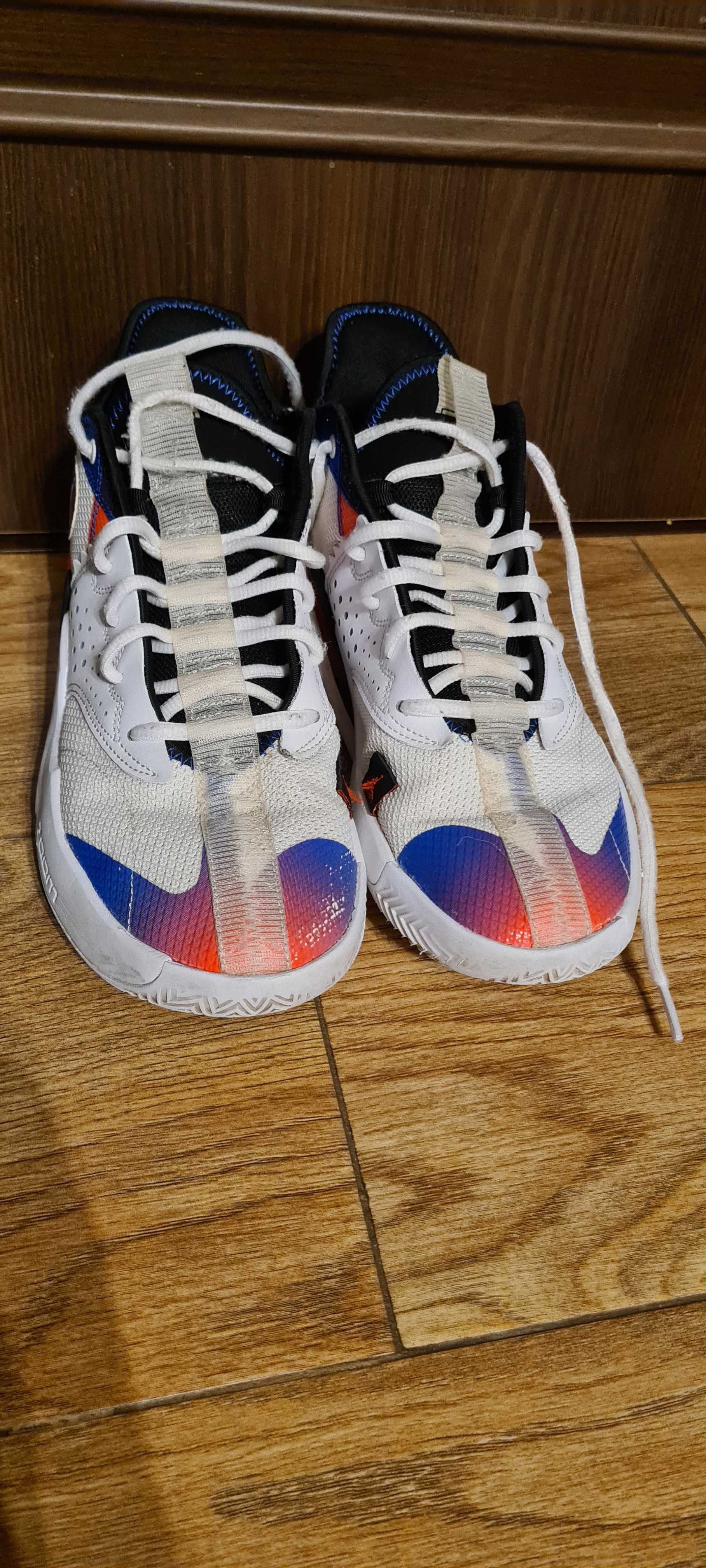 Ghete Baschet Nike Jordan React Elevation, , Alb/Albastru/Rosu Mogosoaia •  OLX.ro