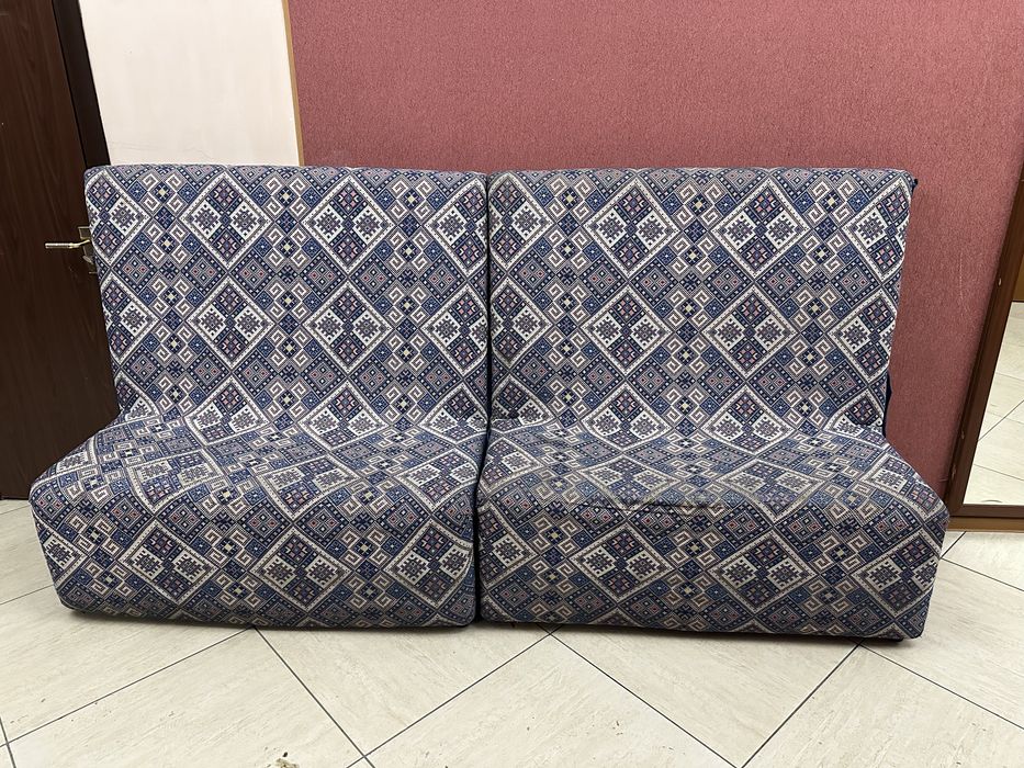 Холодильник для напитков|Ресепшн|столы|диваны