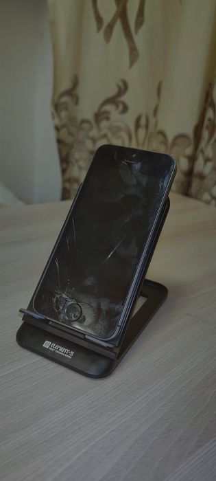 Продам Iphone 5s на запчасти