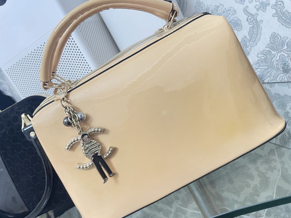 Продаются сумки абсолютно новые (без коробки)