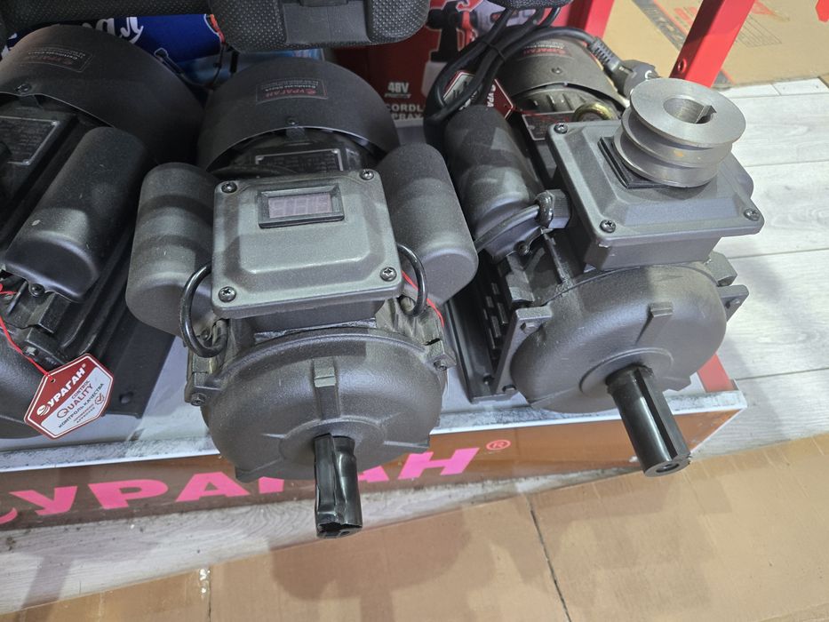 Мотор. Электродвигатель. Двигатель. Двигатель на дробилку.